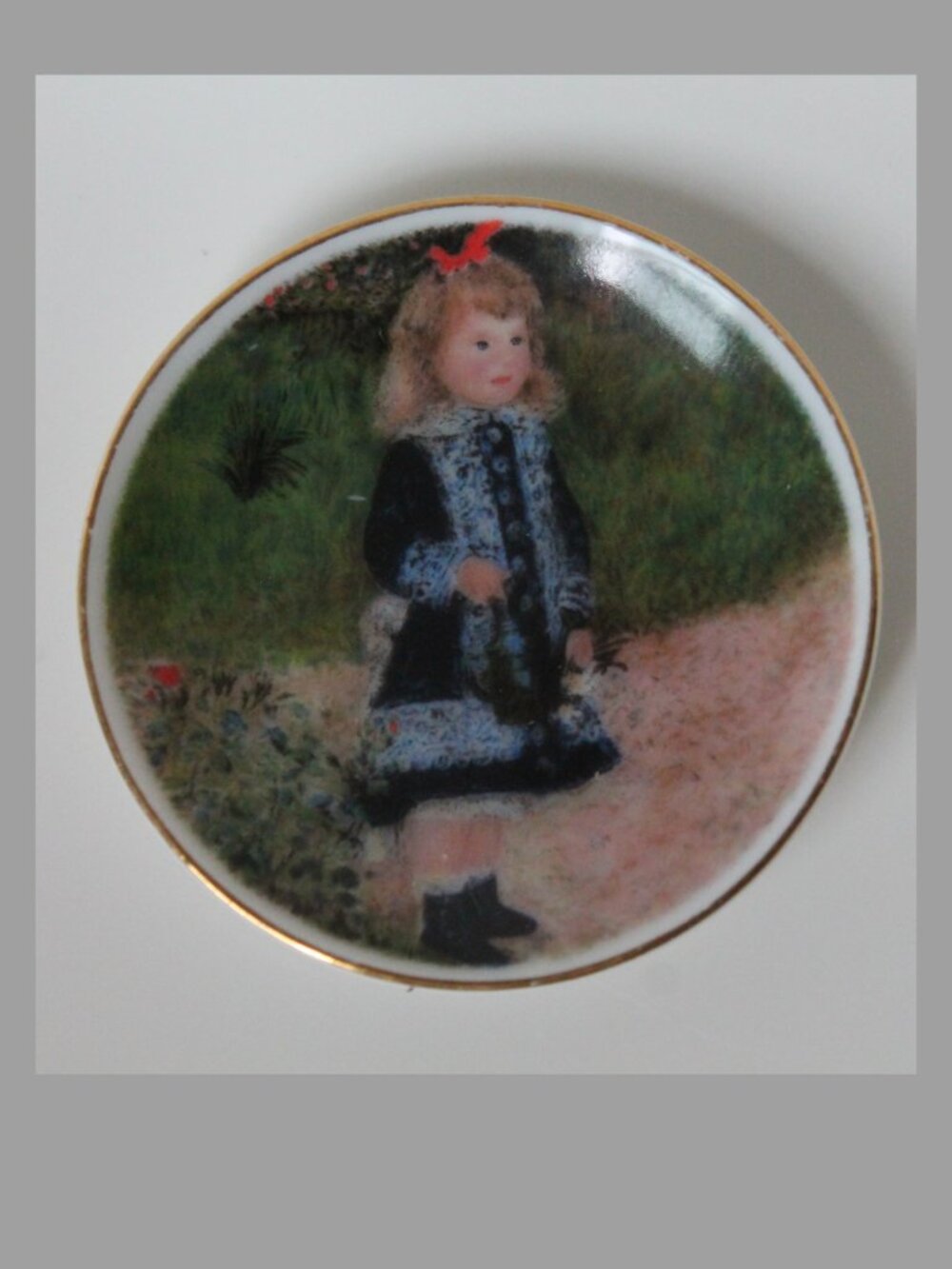 Miniature Plate with Little Girl (Japan)